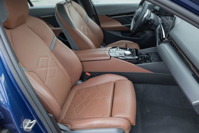 Certified 2024 BMW 530i xDrive w/ Premium Package image 21