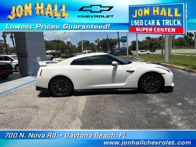 Used 2021 Nissan GT-R Premium AWD/4WD image 11