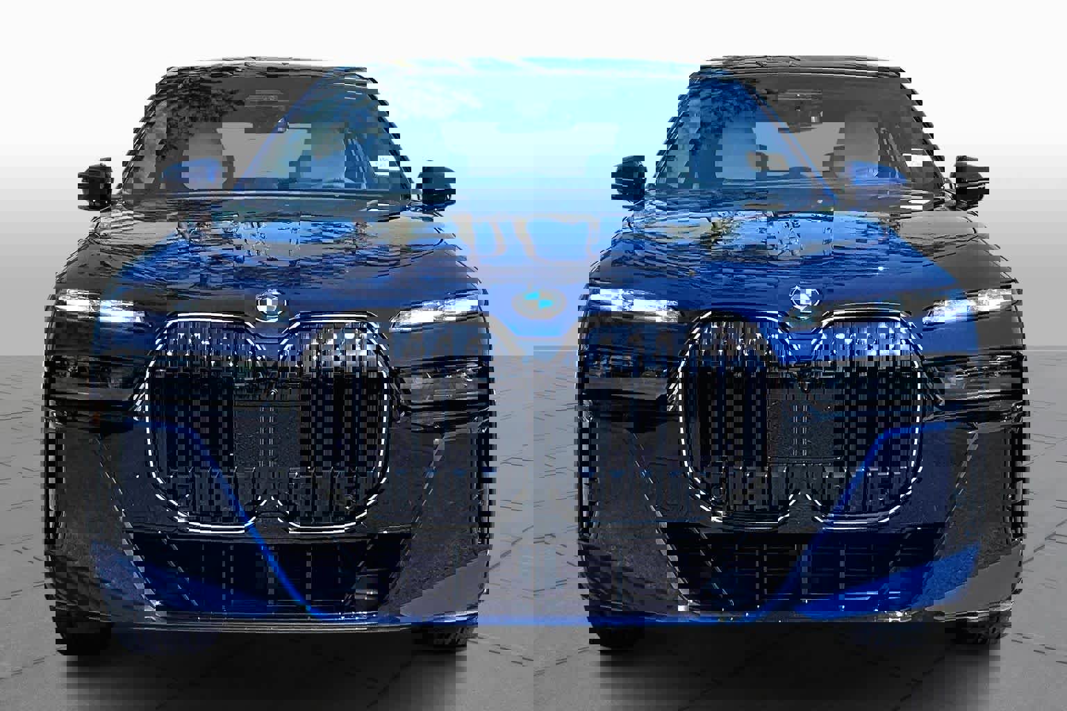 New 2026 BMW 760i xDrive w/ Executive Package image 3