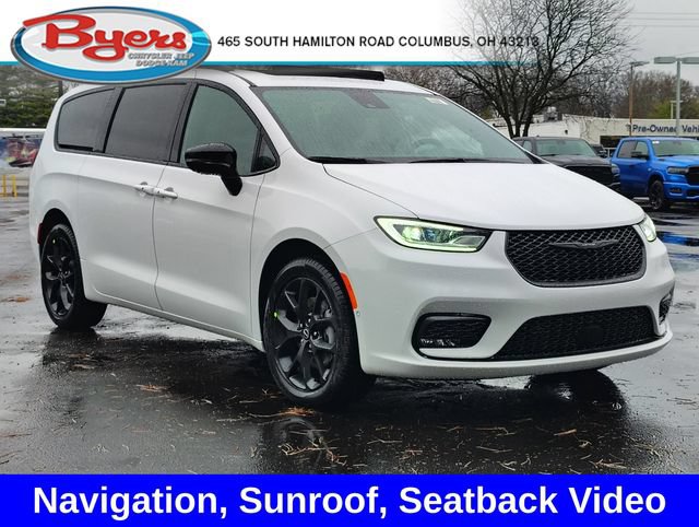 New 2026 Chrysler Pacifica Select AWD/4WD image 1