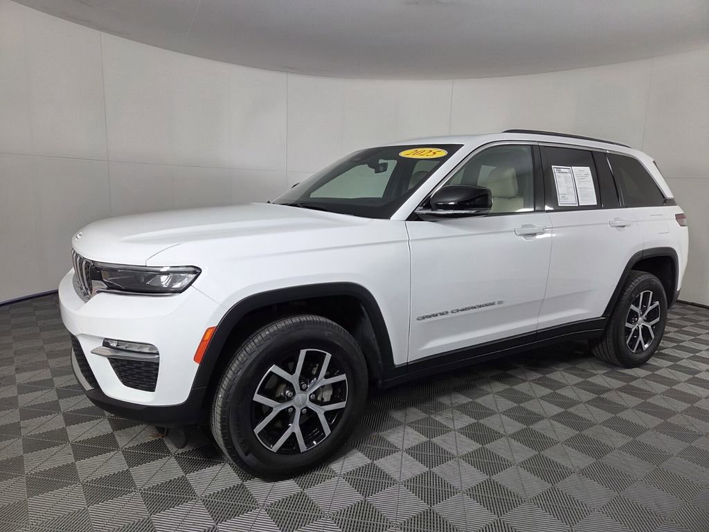 Certified 2025 Jeep Grand Cherokee Limited image 9