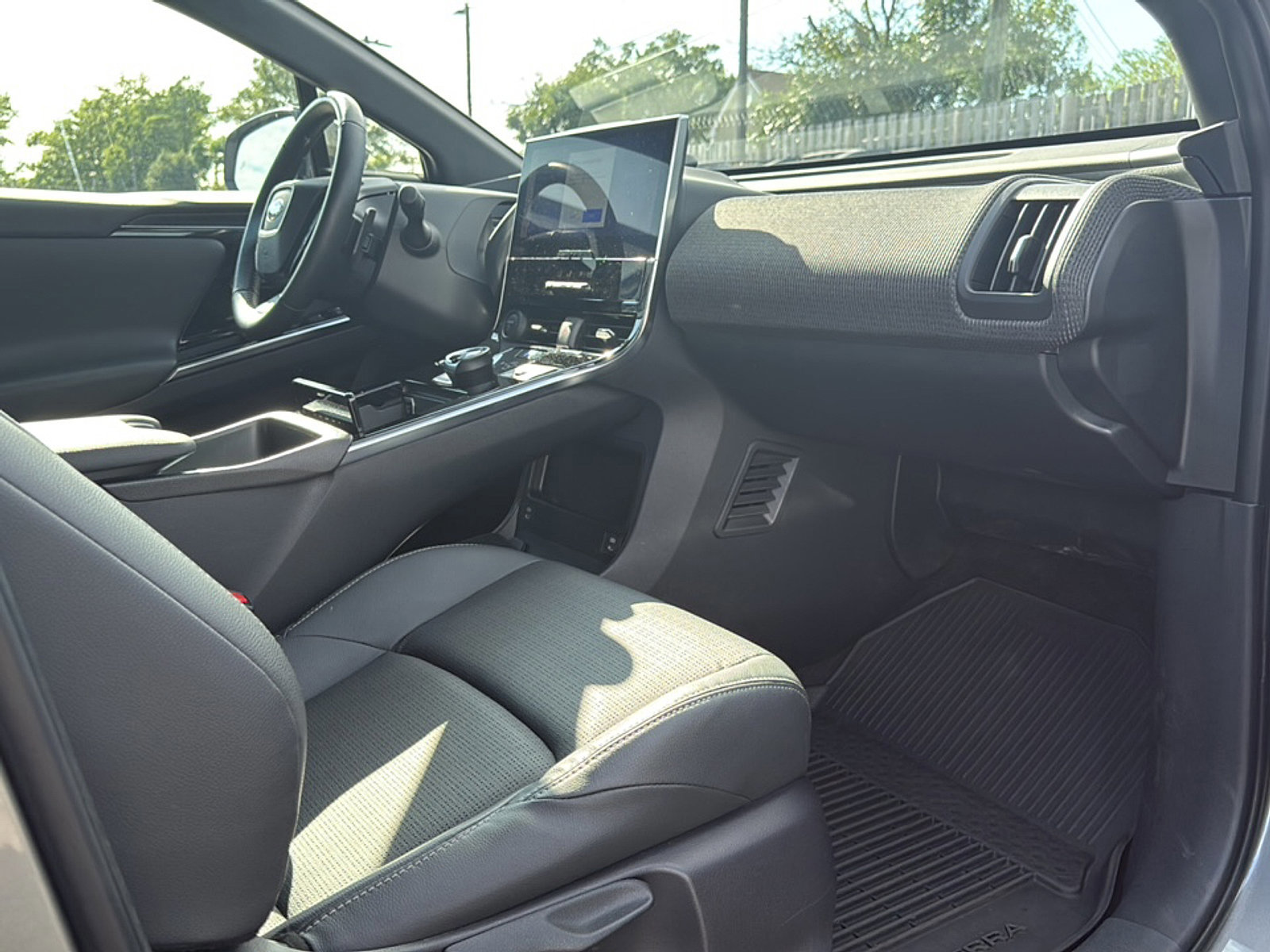 Certified 2023 Subaru Solterra AWD image 14