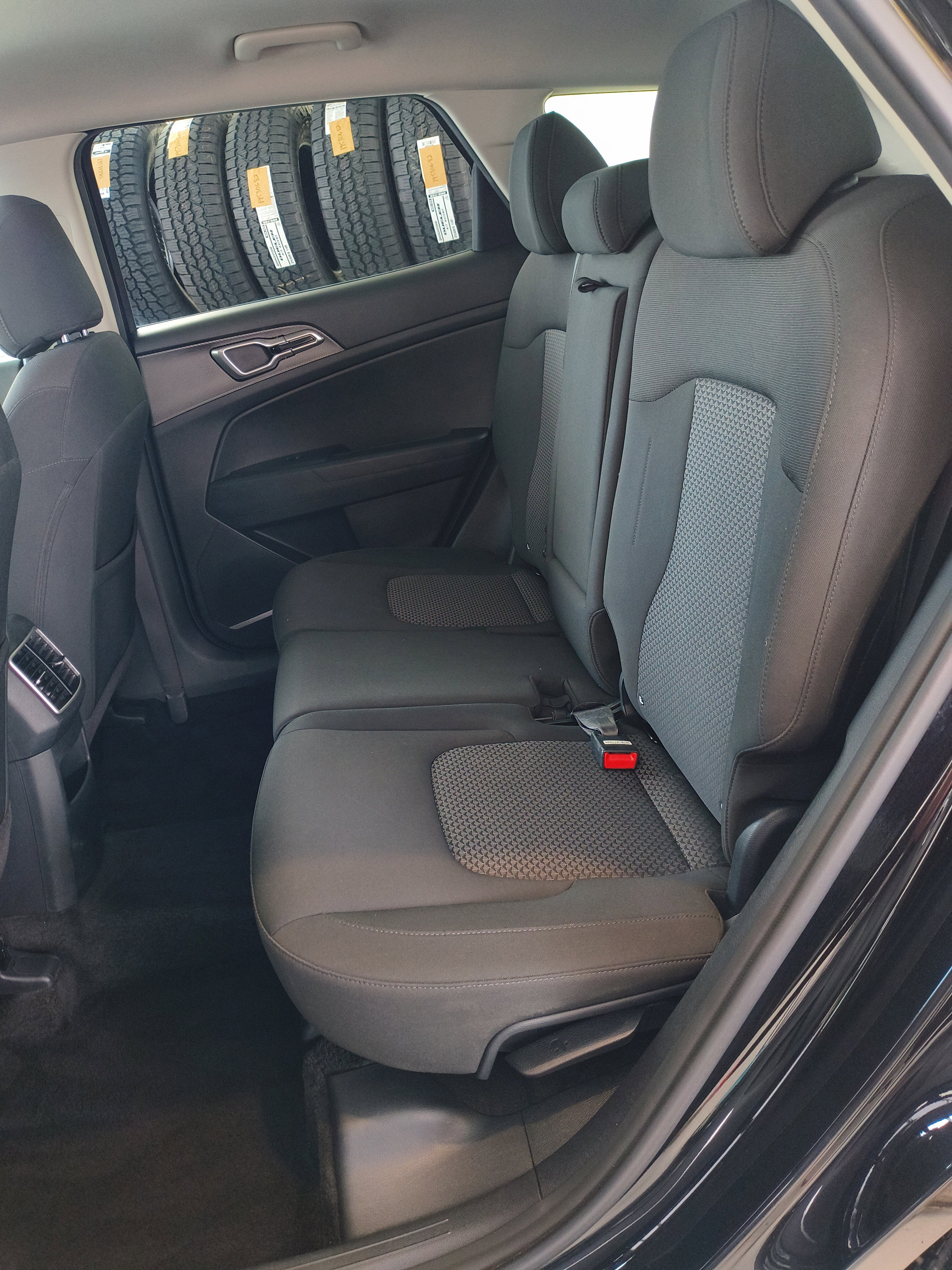 Used 2023 Kia Sportage LX image 27