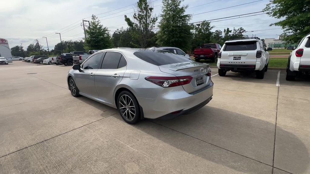 Used 2023 Toyota Camry XLE FWD image 4