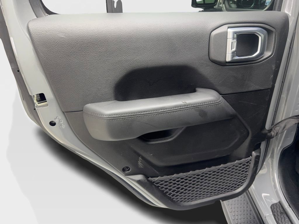 Used 2023 Jeep Wrangler Altitude image 35