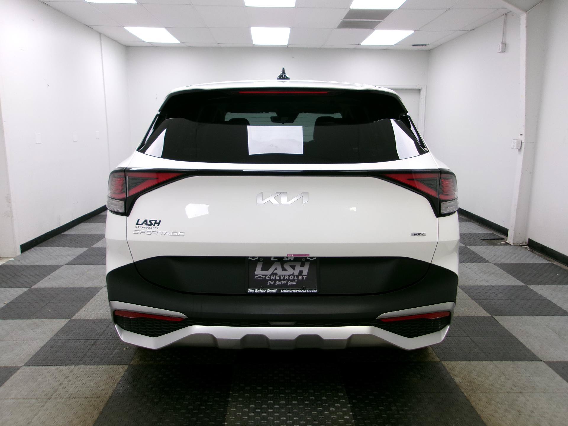 Used 2025 Kia Sportage LX AWD/4WD image 12