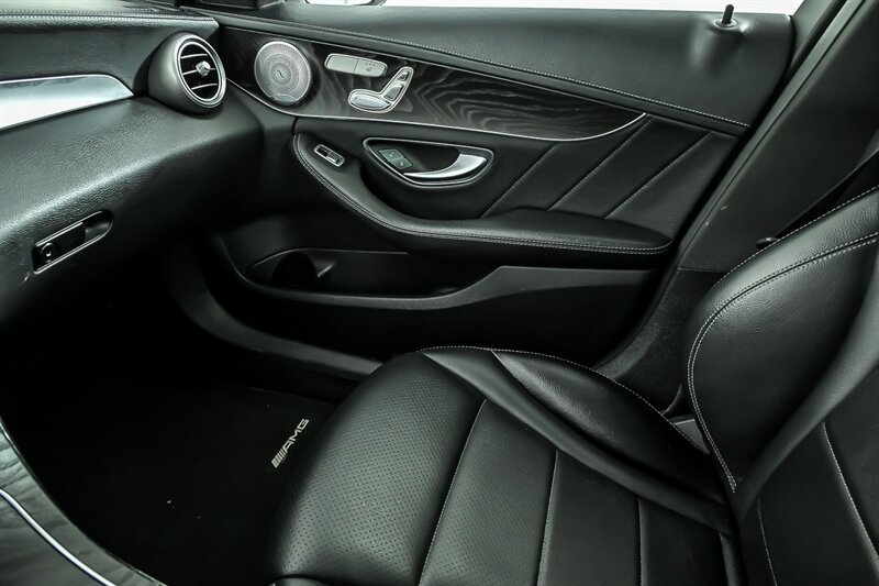 Used 2016 Mercedes-Benz C 300 4MATIC Sedan image 33