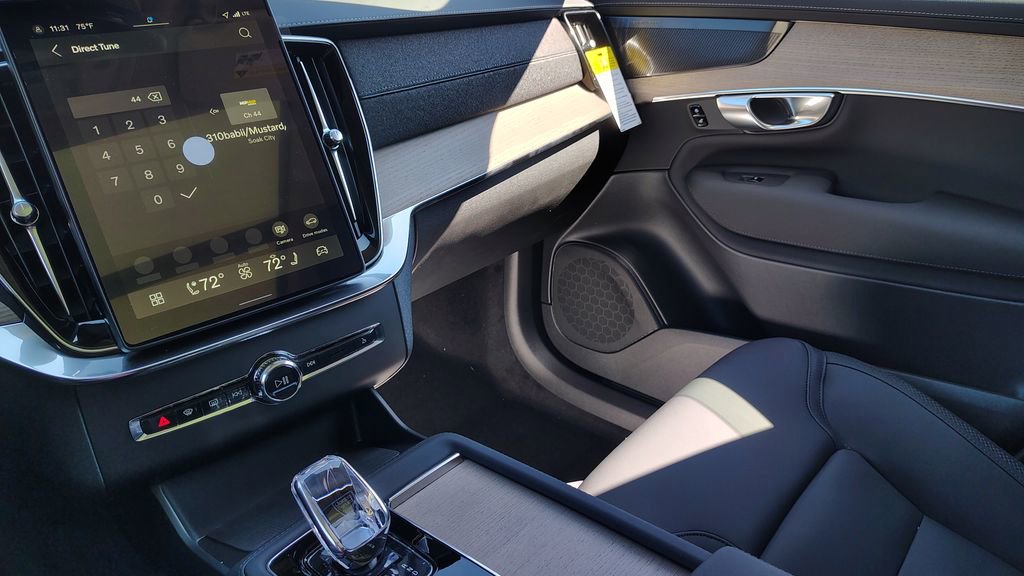 New 2026 Volvo XC90 B6 Plus w/ Protection Package Premier image 23