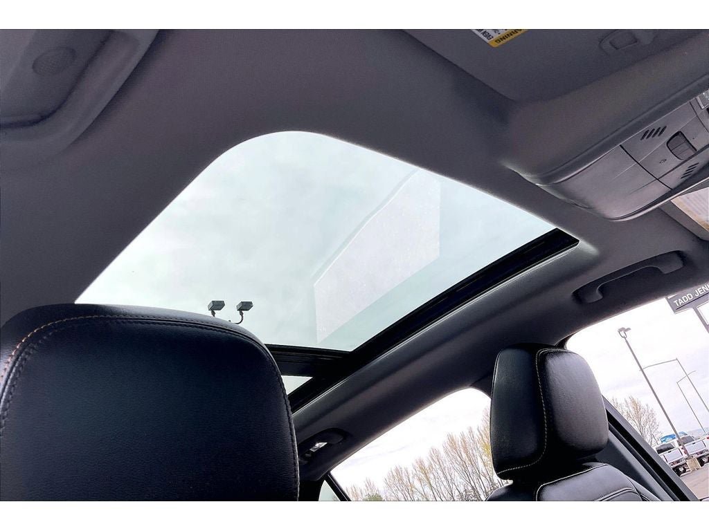 Used 2023 Chevrolet Equinox Premier AWD/4WD image 24
