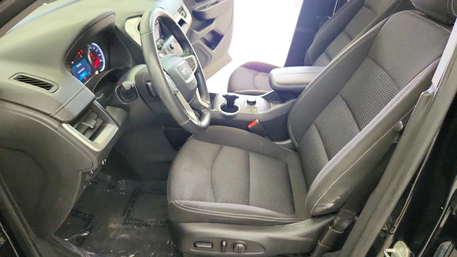 Used 2023 GMC Terrain SLE w/ Driver Convenience Package FWD image 16
