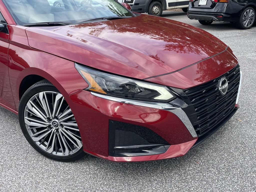 Used 2024 Nissan Altima 2.5 SL FWD image 9