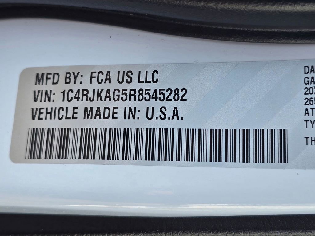 Used 2024 Jeep Grand Cherokee L Altitude AWD/4WD image 34