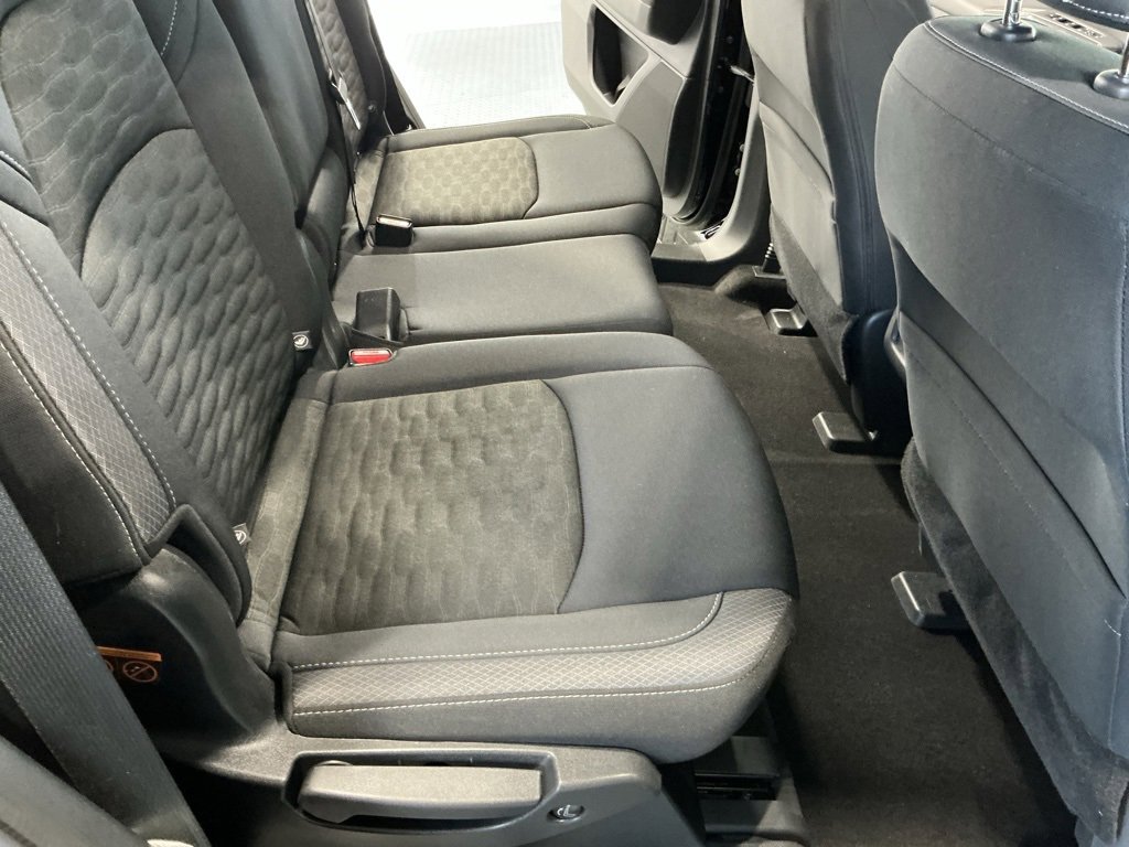 Used 2025 Nissan Pathfinder SV image 21