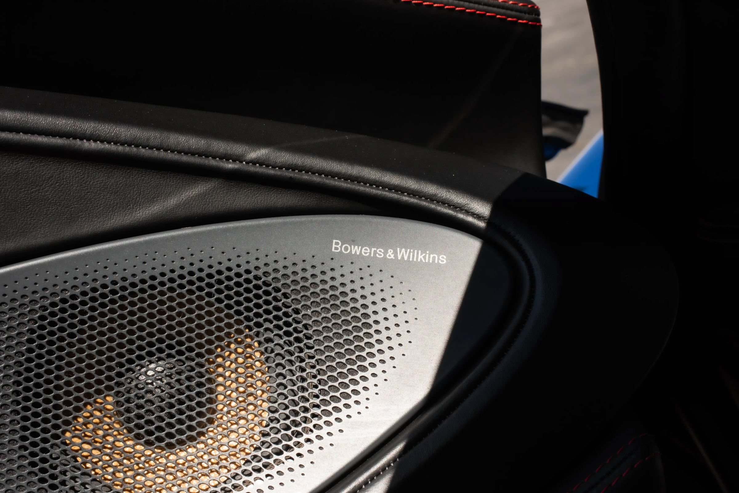 Used 2018 McLaren 570S Spider RWD image 18