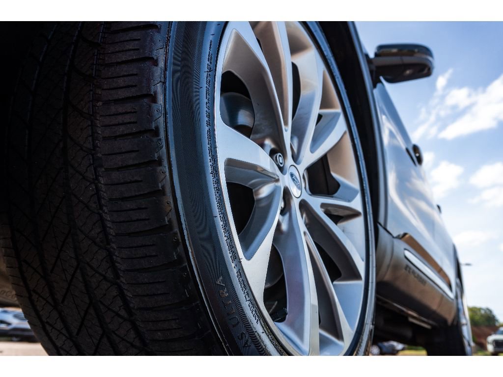 Used 2021 Ford Explorer Platinum w/ Equipment Group 601A image 9