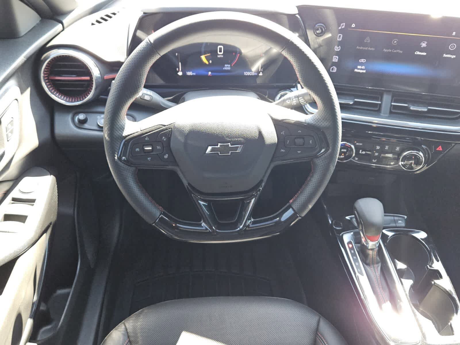 Used 2025 Chevrolet Trax RS w/ Driver Confidence Package FWD image 5