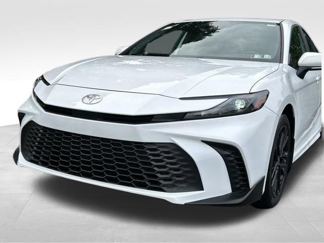 Used 2025 Toyota Camry SE AWD/4WD image 10