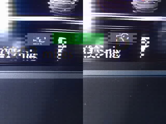 Used 2023 Nissan Rogue SV image 34