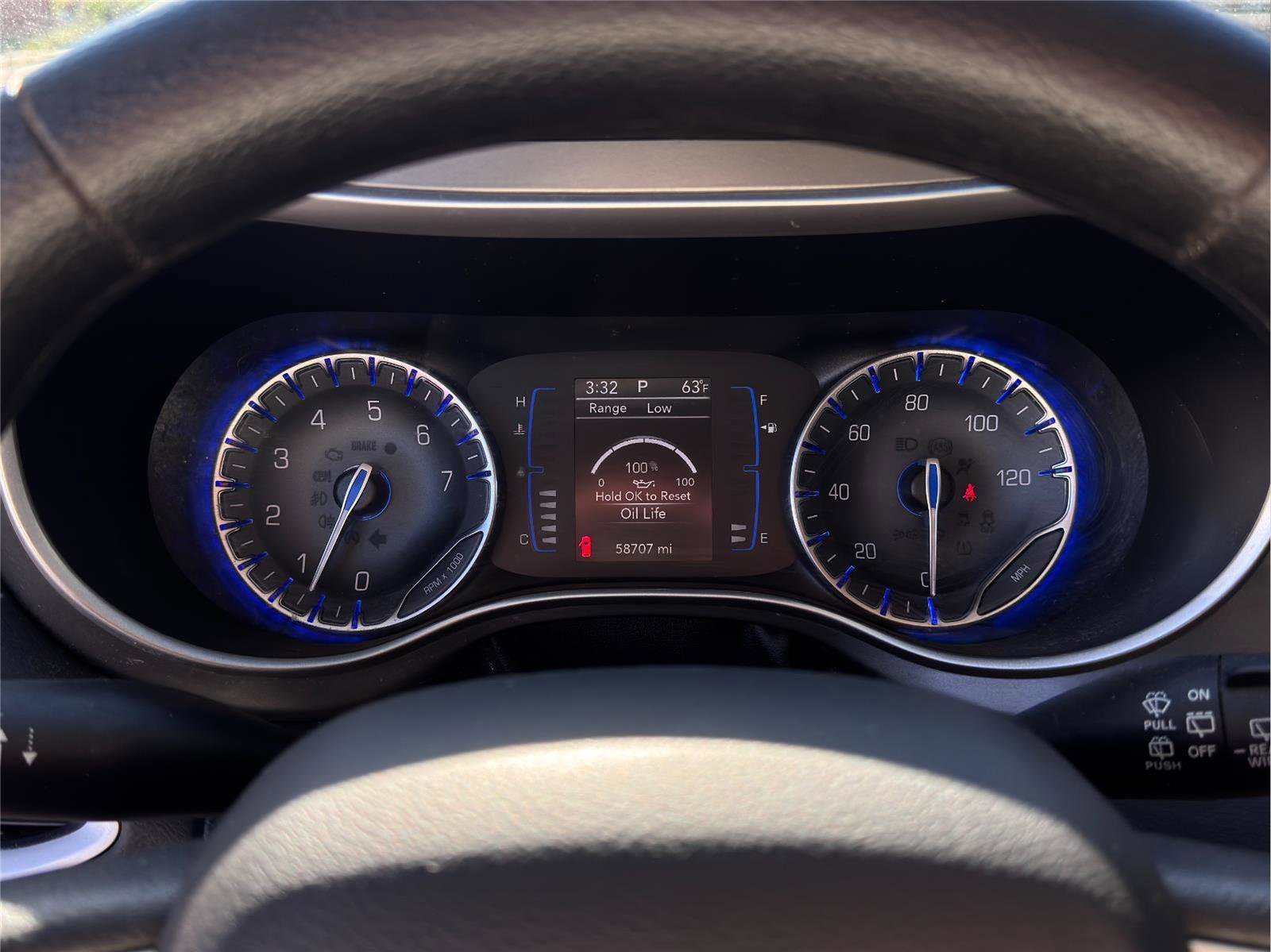 Used 2020 Chrysler Pacifica Touring image 12