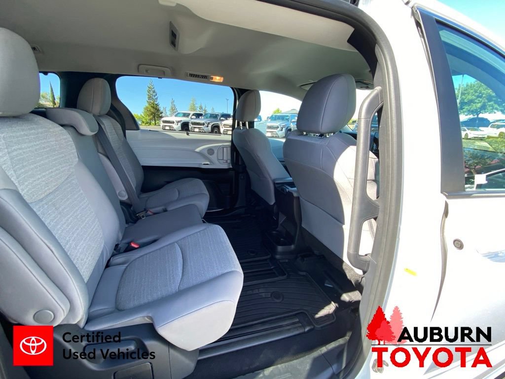 Certified 2026 Toyota Sienna LE FWD image 19