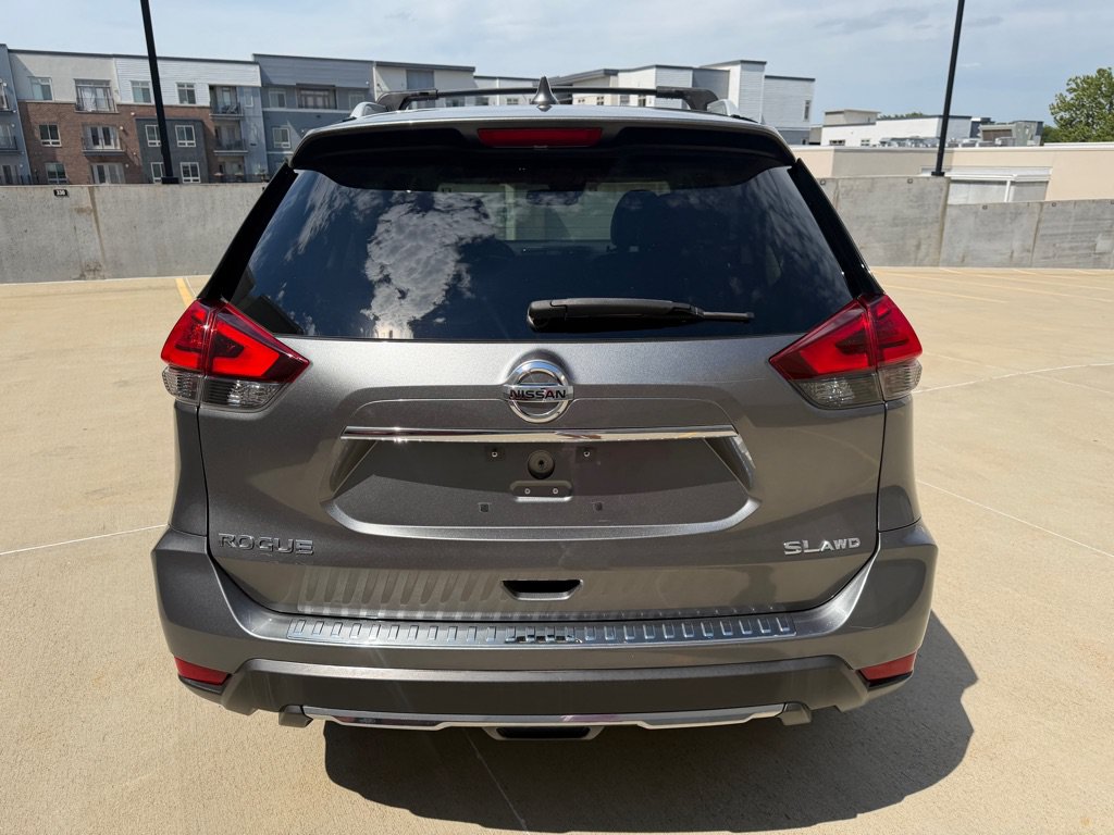Used 2017 Nissan Rogue SL w/ SL Premium Package AWD/4WD image 4