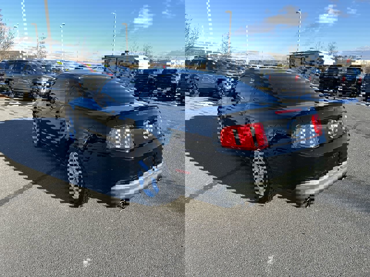 Used 2011 Ford Mustang GT Premium image 5