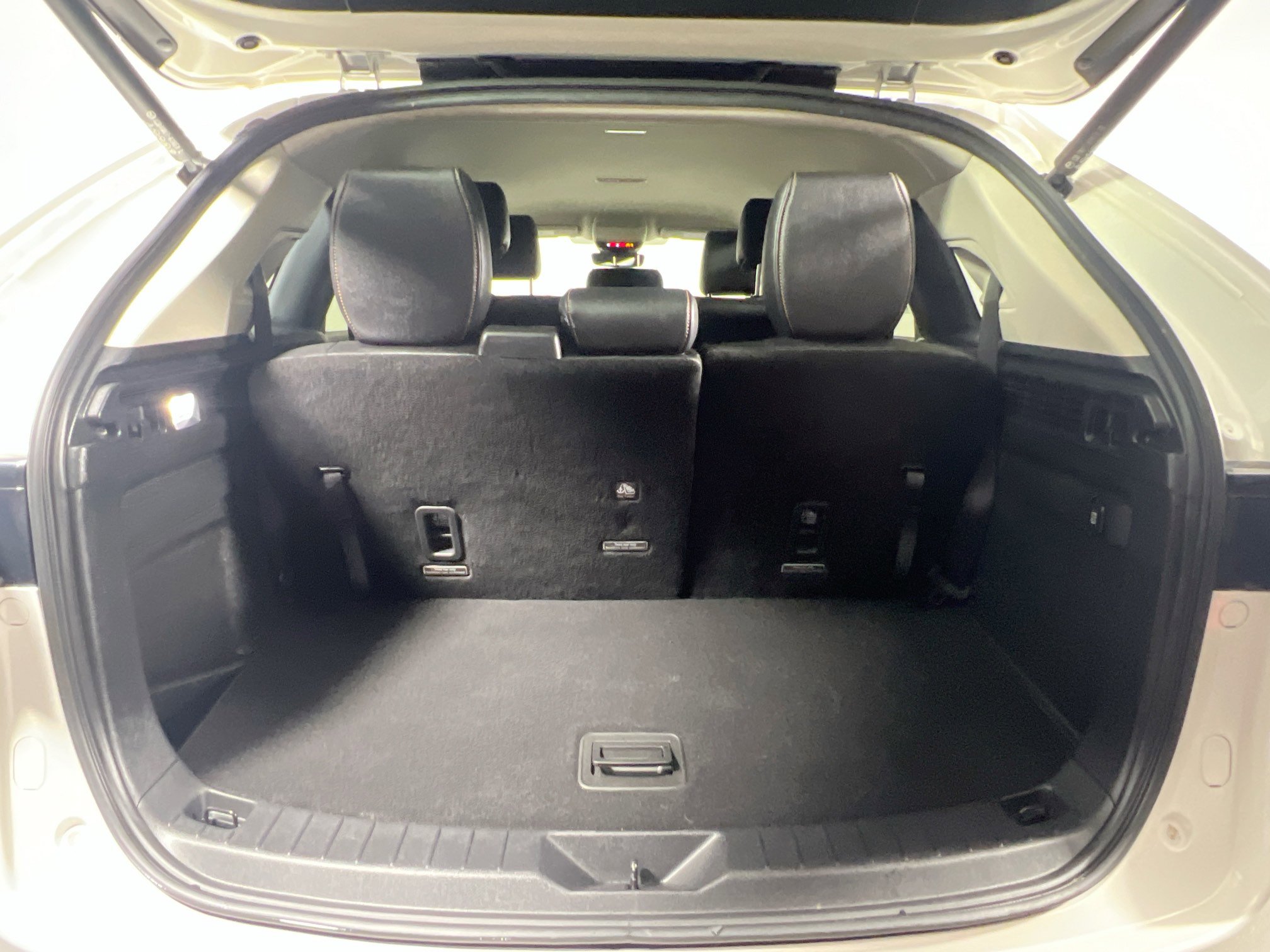 Used 2025 MAZDA CX-90 3.3 Turbo w/ Select Package AWD/4WD image 34