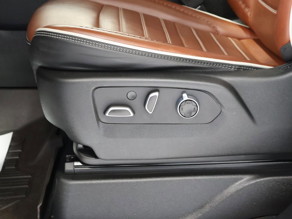 Certified 2023 GMC Yukon Denali Ultimate image 14