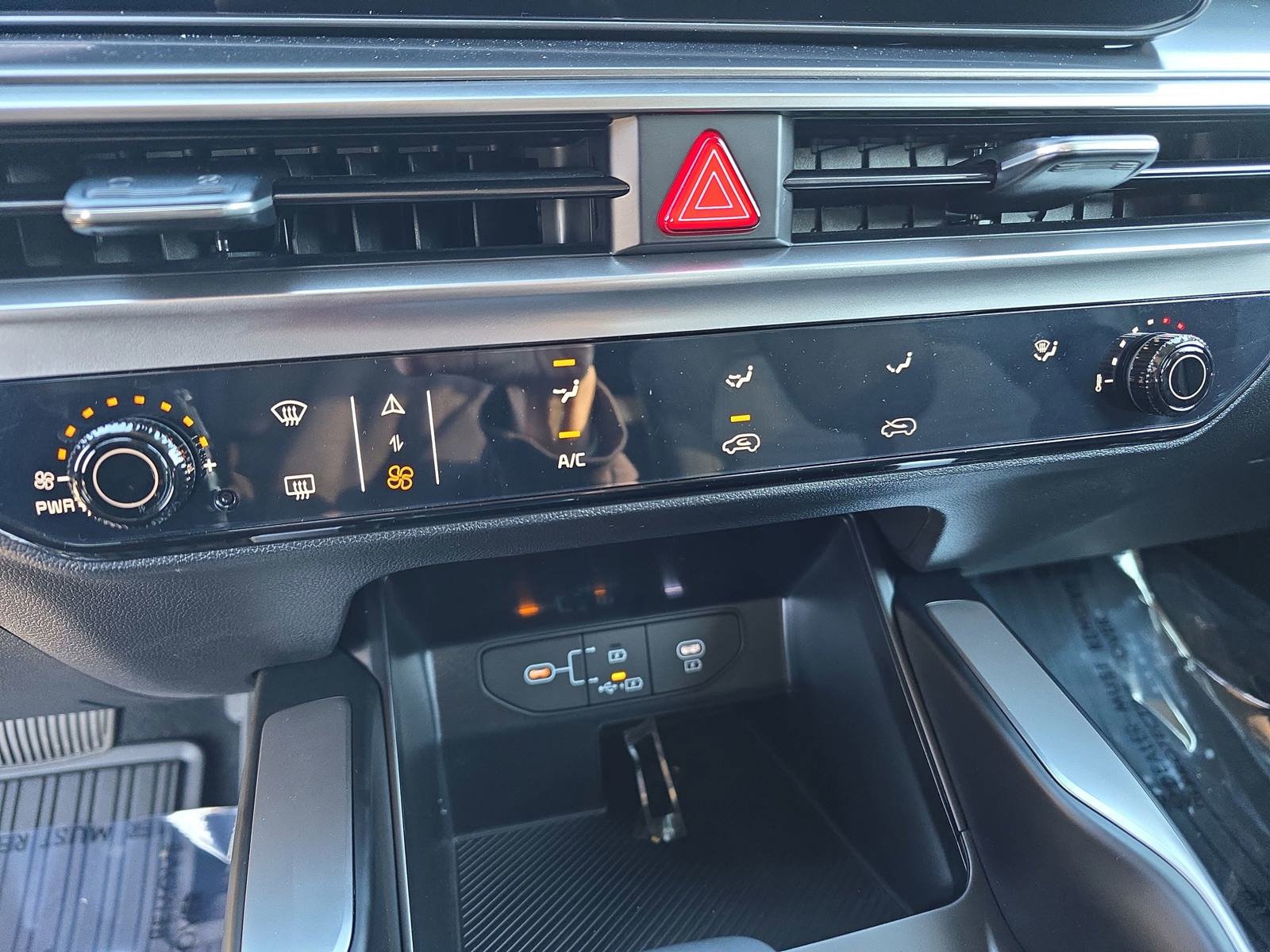 New 2026 Kia Sorento LX FWD image 23