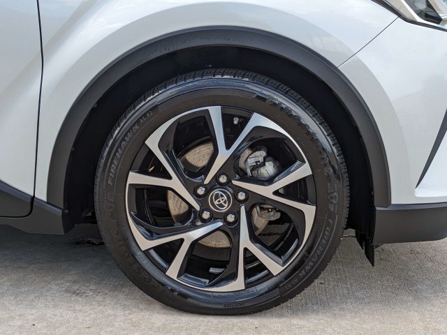 Used 2019 Toyota C-HR XLE FWD image 11