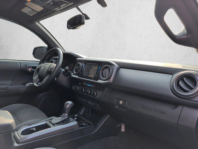 Used 2016 Toyota Tacoma TRD Off-Road w/ Premium & Technology Package AWD/4WD image 28