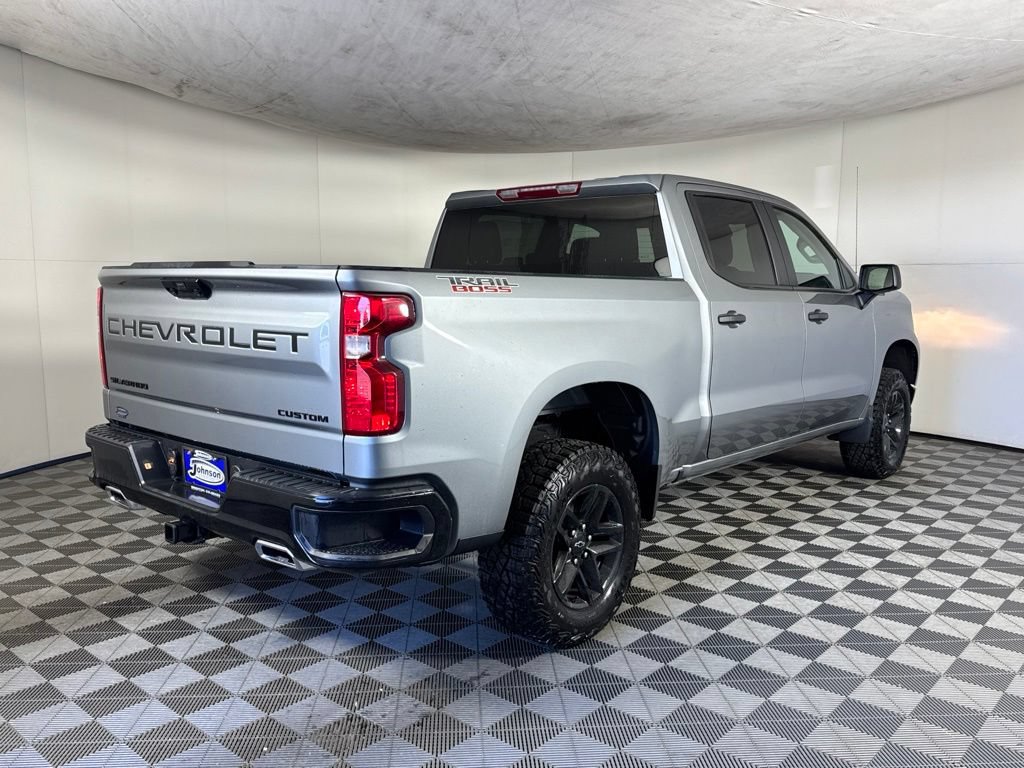 New 2026 Chevrolet Silverado 1500 Custom Trail Boss w/ LPO, Dark Essentials Package AWD/4WD image 6