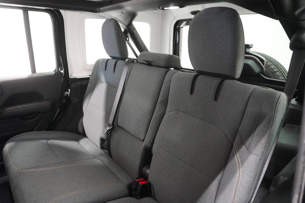 Certified 2025 Jeep Wrangler Unlimited Sahara w/ Safety Group image 15