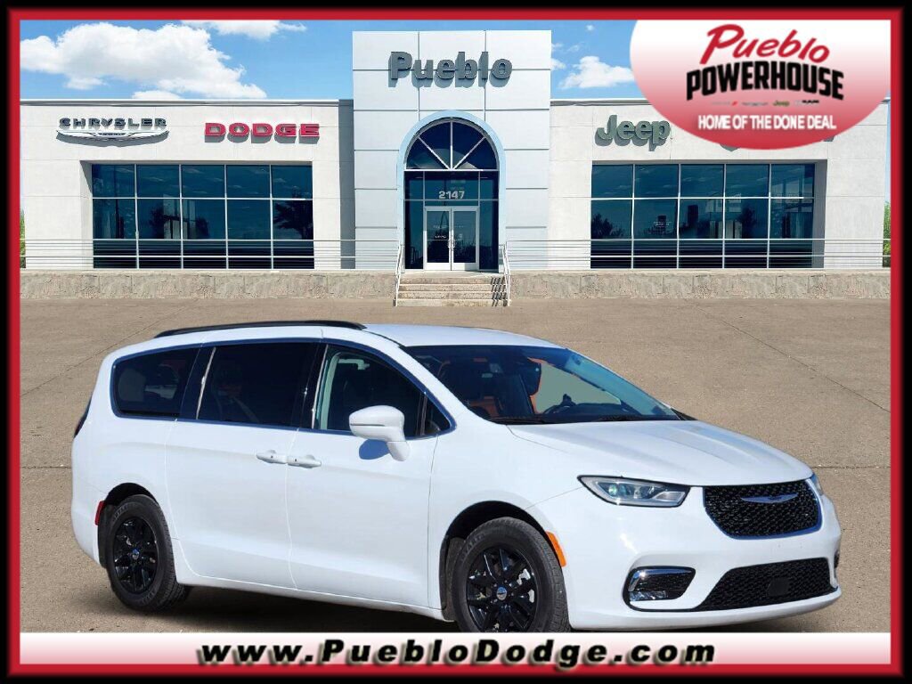Used 2022 Chrysler Pacifica Touring-L image 1