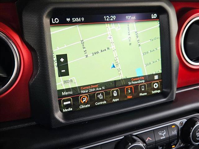 Used 2022 Jeep Wrangler Unlimited Rubicon w/ Cold Weather Group AWD/4WD image 13