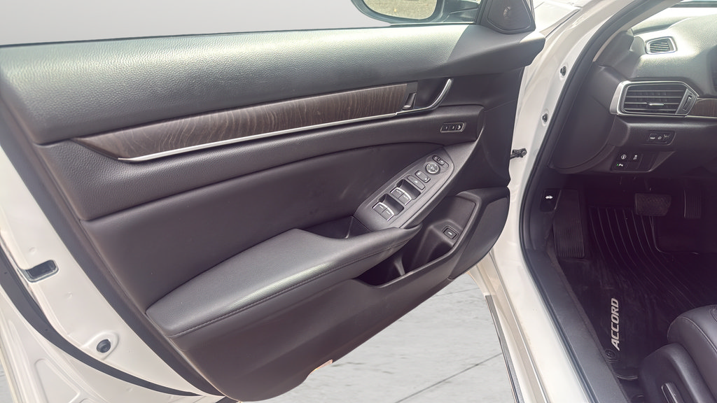 Used 2022 Honda Accord EX-L image 11