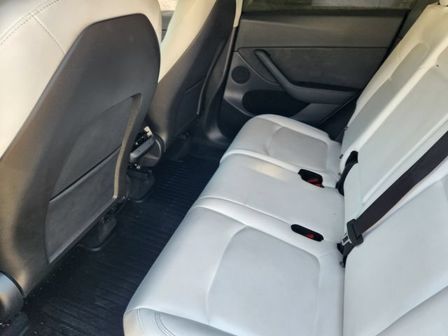 Used 2025 Tesla Model Y Long Range AWD/4WD image 35
