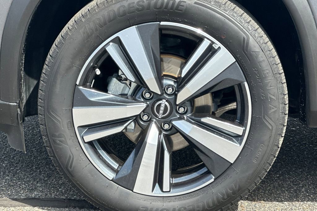 Used 2026 Nissan Rogue SL AWD/4WD image 27