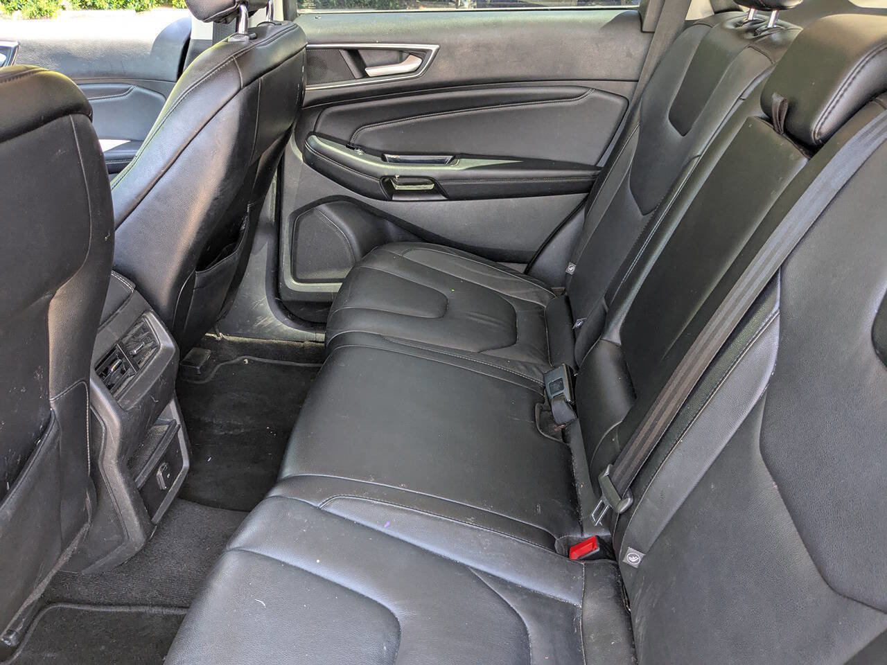 Used 2016 Ford Edge Titanium image 18