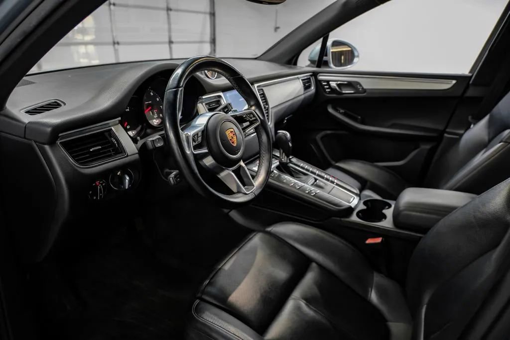 Used 2017 Porsche Macan S AWD/4WD image 3