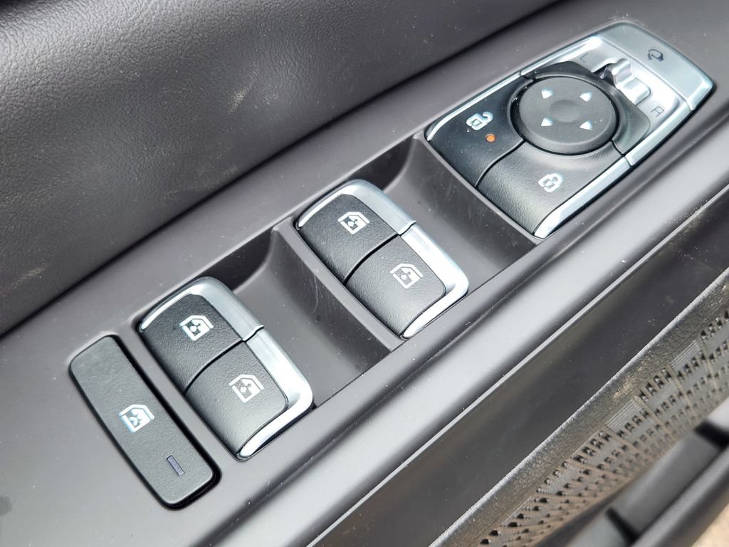 New 2027 Kia Carnival SX w/ Dark Edition Package FWD image 8