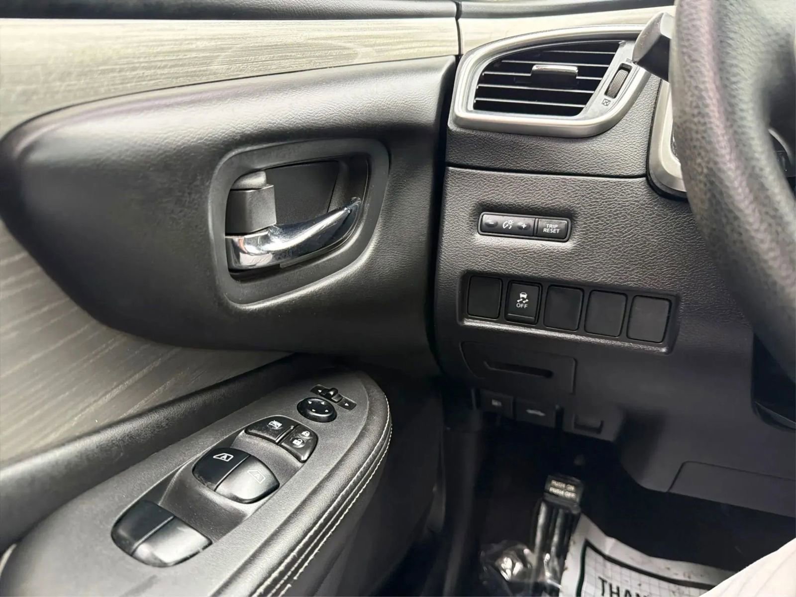 Used 2017 Nissan Murano S image 17