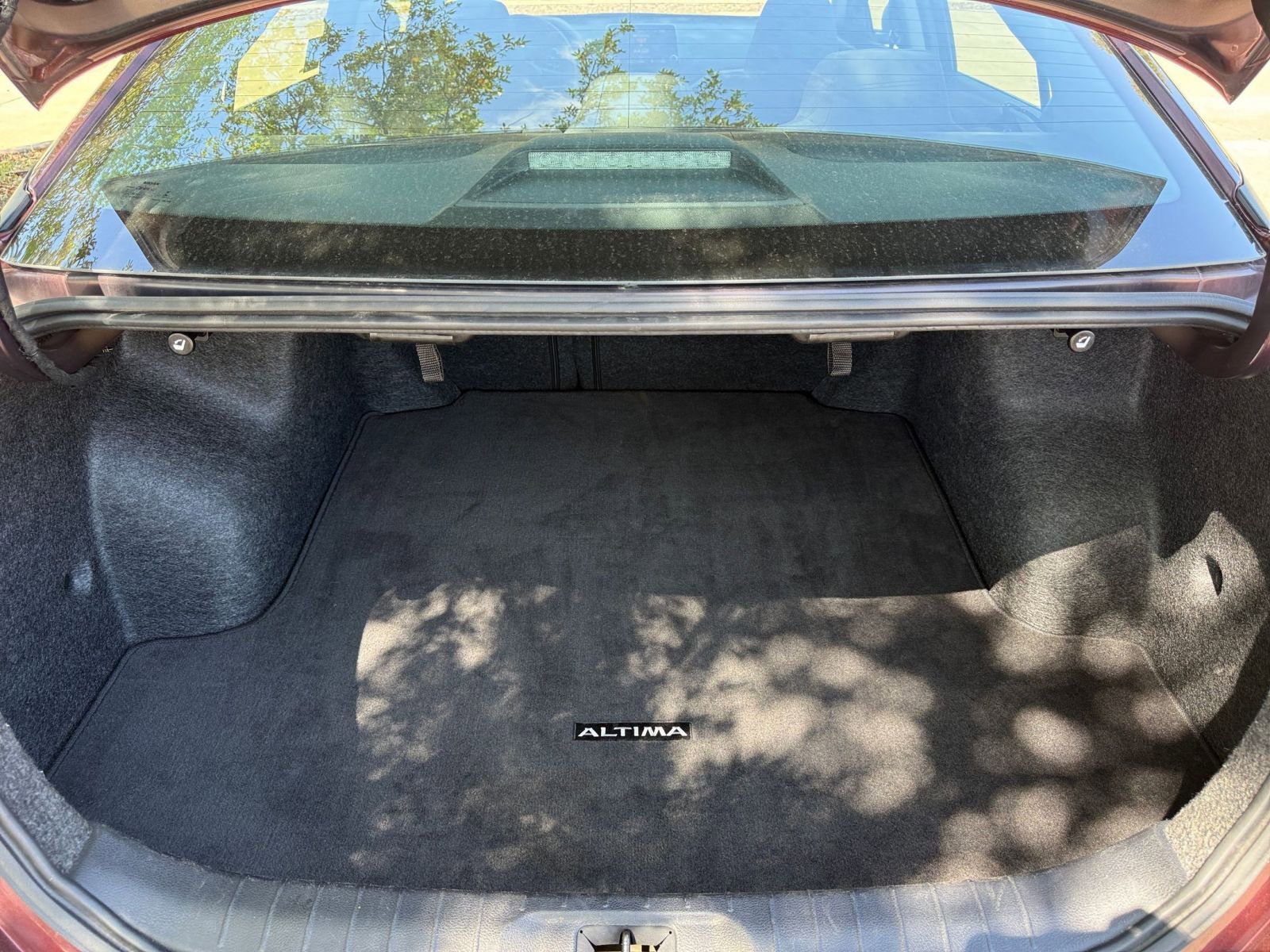 Used 2025 Nissan Altima 2.5 SV FWD image 31