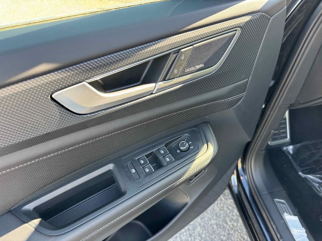 New 2026 Volkswagen Atlas Cross Sport SEL Premium R-Line image 13