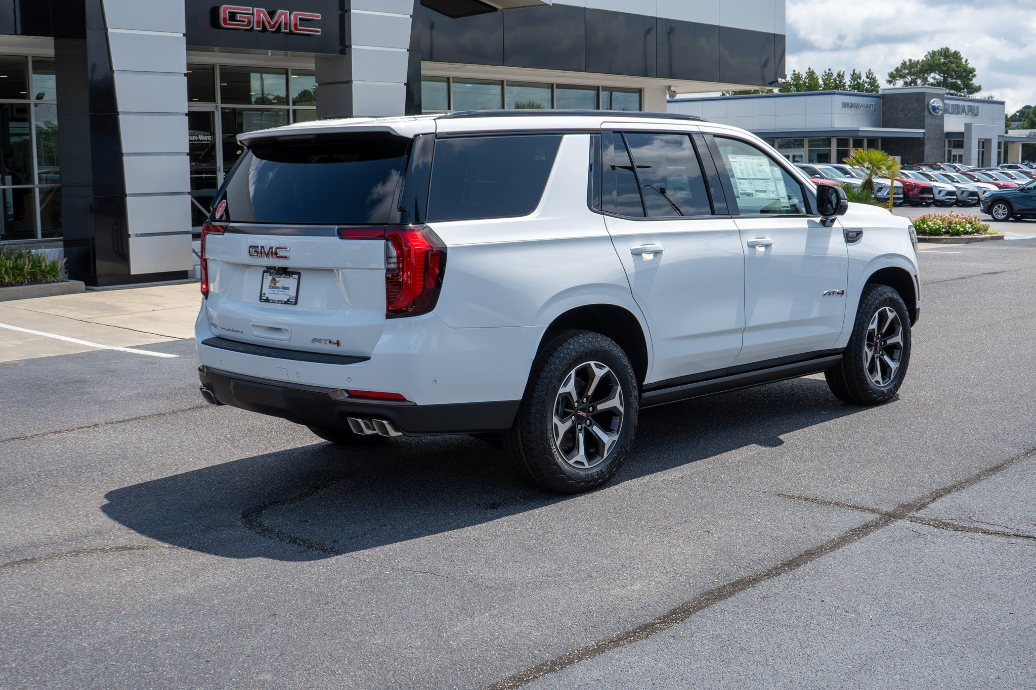 New 2026 GMC Yukon AT4 Ultimate AWD/4WD image 3