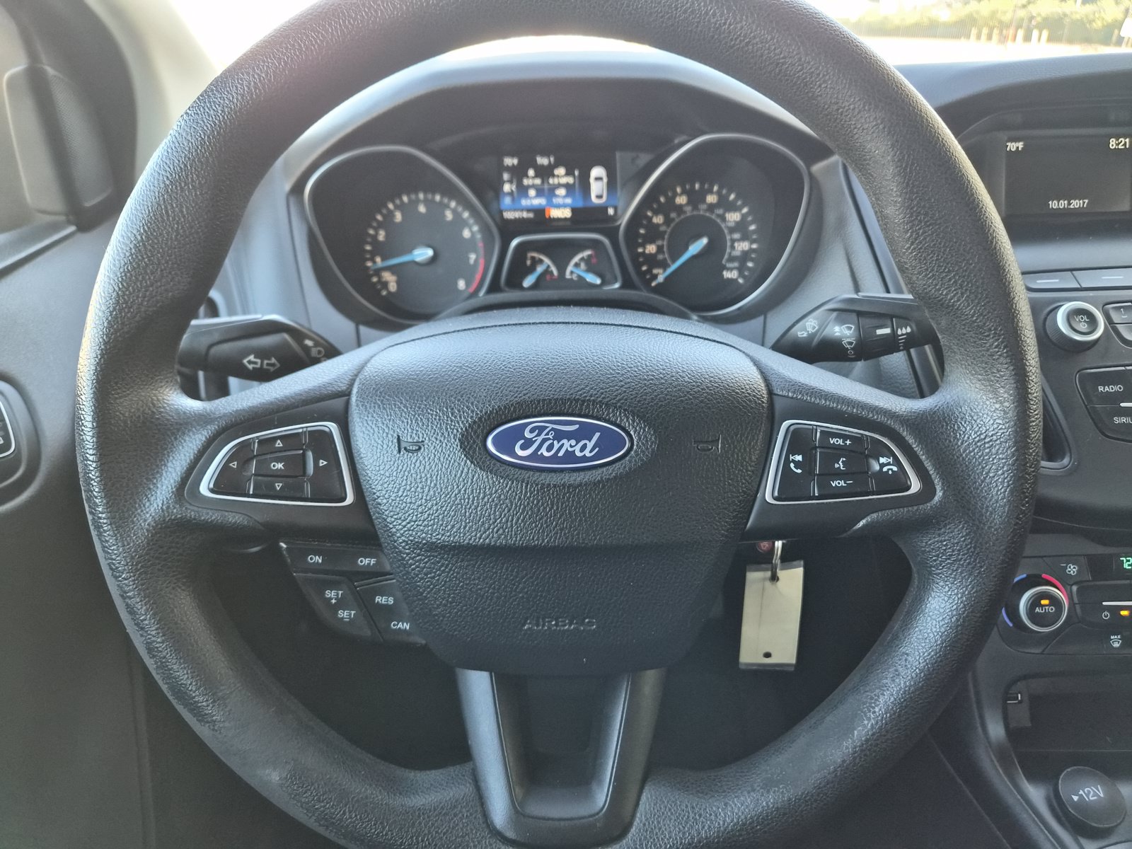 Used 2018 Ford Focus SE w/ SE Appearance Package FWD image 9