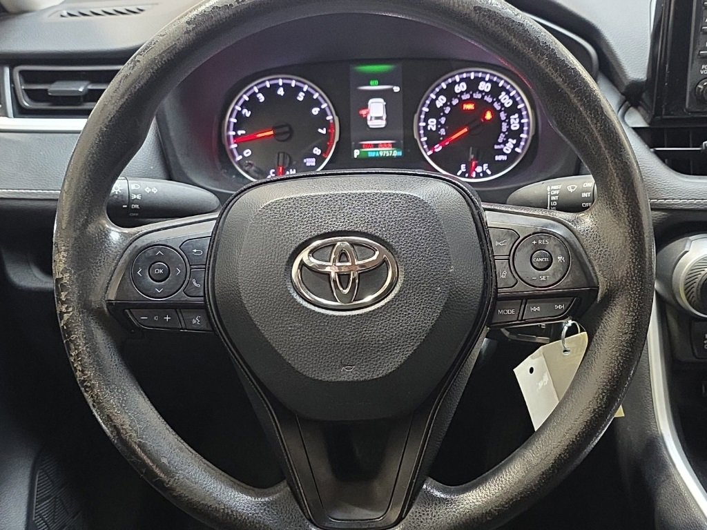 Used 2021 Toyota RAV4 LE image 14
