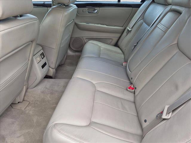 Used 2011 Cadillac DTS Luxury FWD image 19