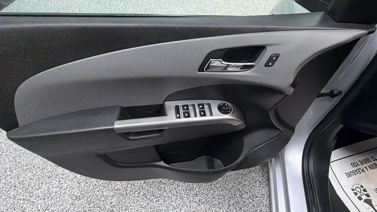Used 2017 Chevrolet Sonic Premier FWD image 13