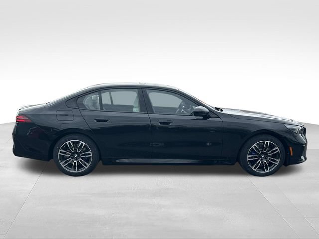 New 2026 BMW 530i xDrive w/ M Sport Package AWD/4WD video 2